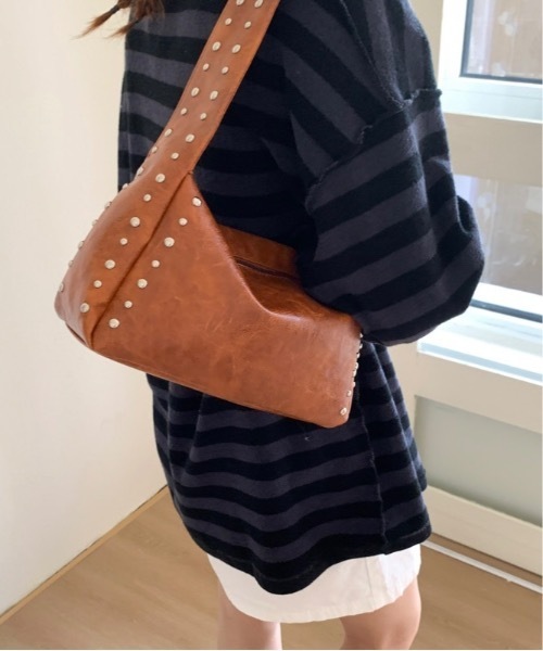 Burner(バーナー)の「【OKUOKU 0909】スタッズワイド ショルダーバッグ ruf-bag-4-28【RBTS】(ショルダーバッグ・メンズ・ブラウン/ダークブラウン/ブラック・FREE)」の13枚目の写真