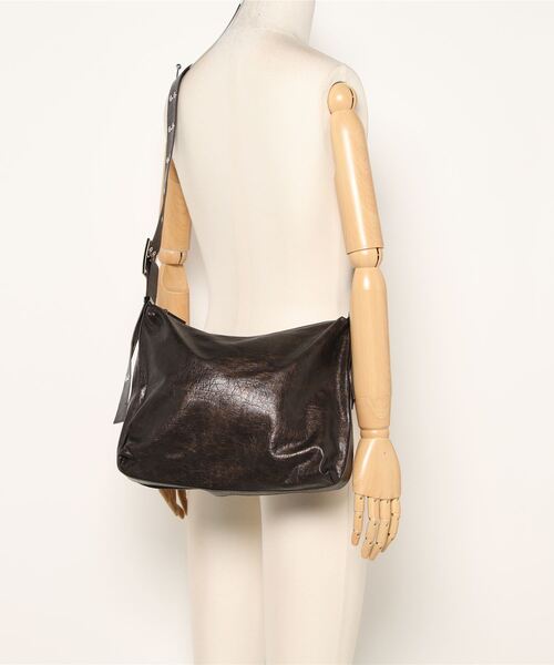 TINA：JOJUN（ティーナジョジュン）の「ショルダーバッグ（ショルダーバッグ・レディース・ダークブラウン・F）」の4枚目の写真