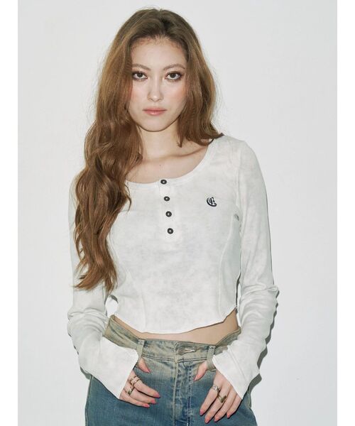 EVRIS（エヴリス）の「ワンポイントヘンリーネックトップス（Tシャツ/カットソー・レディース・イエロー/ブラック/カーキ/オフホワイト・FREE）」の20枚目の写真