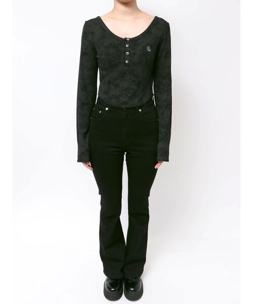 EVRIS（エヴリス）の「ワンポイントヘンリーネックトップス（Tシャツ/カットソー・レディース・イエロー/ブラック/カーキ/オフホワイト・FREE）」の10枚目の写真