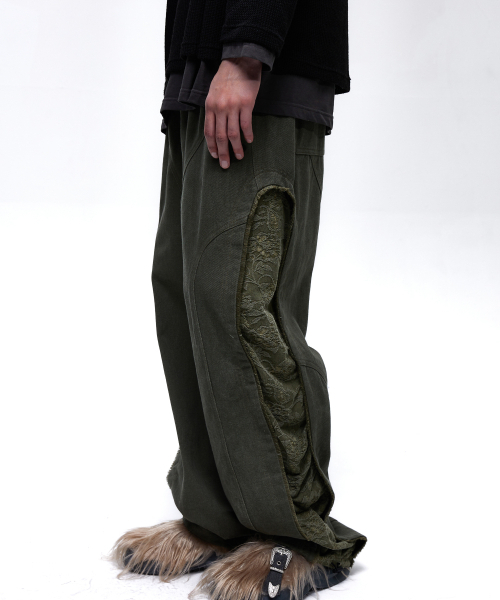 RSSC(アールエスエスシー)の「INCISION JACQUARD MIXED PANTS - KHAKI(その他パンツ・レディース・カーキ・1/2)」の2枚目の写真