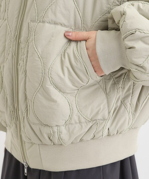 Cutie Blonde（キューティーブロンド）の「モールキルティング中綿ブルゾン（ブルゾン・レディース・オリーブ/ブラック・00）」の16枚目の写真
