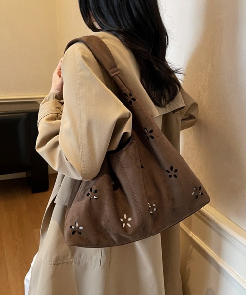 Miniministore(ミニミニストア)の「花柄カットスエード調トートバッグポーチ付(トートバッグ・レディース・ブラウン/キャメル/ネイビー/ベージュ/ブラック・FREE)」の3枚目の写真