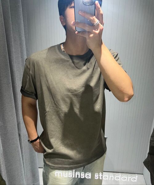 MUSINSA STANDARD（ムシンサスタンダード）の「ルナ ダイイン リラックス クルーネック Tシャツ [ダスティカーキ]（Tシャツ/カットソー・メンズ・その他・SMALL/MEDIUM/LARGE/X-LARGE/XX-LARGE/XXX-LARGE）」の6枚目の写真