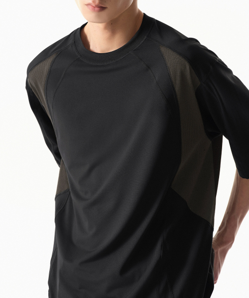MUSINSA STANDARD（ムシンサスタンダード）の「[シティレジャー] ストラクチャードブロックTシャツ [ブラック]（Tシャツ/カットソー・メンズ・その他・SMALL/MEDIUM/LARGE/X-LARGE/XX-LARGE）」の5枚目の写真