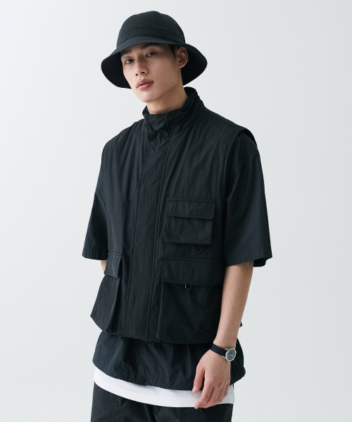 MUSINSA STANDARD（ムシンサスタンダード）の「[シティレジャー] CNマルチポケットベスト [ブラック]（ベスト・メンズ・その他・LARGE/X-LARGE/XX-LARGE/MEDIUM）」の2枚目の写真