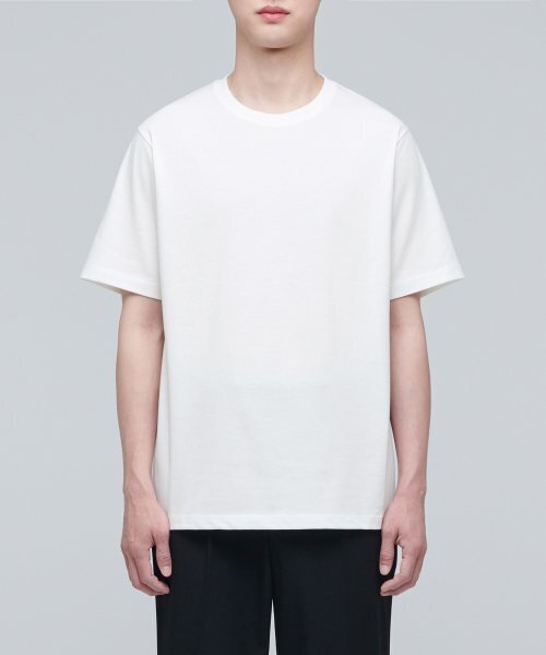 MUSINSA STANDARD（ムシンサスタンダード）の「スーピマベーシッククルーネックTシャツ[クリーム]（Tシャツ/カットソー・メンズ・その他・MEDIUM/LARGE/X-LARGE/XX-LARGE/XXX-LARGE/SMALL）」の2枚目の写真