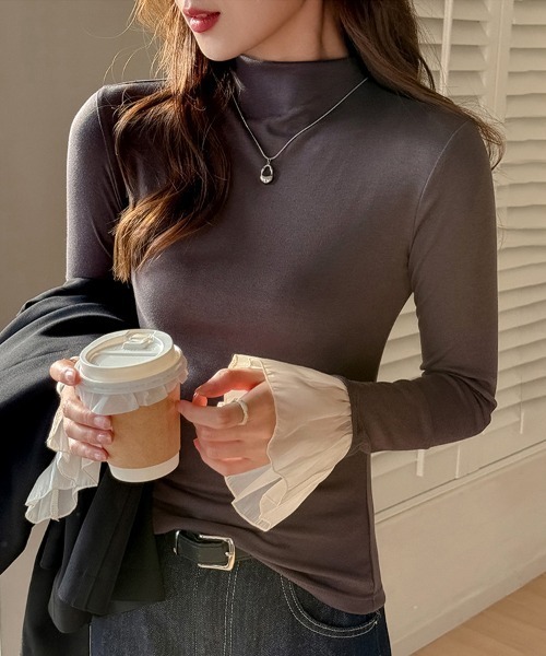 ReRe(リリ)の「袖プリーツ切り替えカットソー(Tシャツ/カットソー・レディース・ブラック/ダークグレー/ホワイト/ライトグレー/ダークブラウン・MEDIUM/LARGE/X-LARGE)」の5枚目の写真