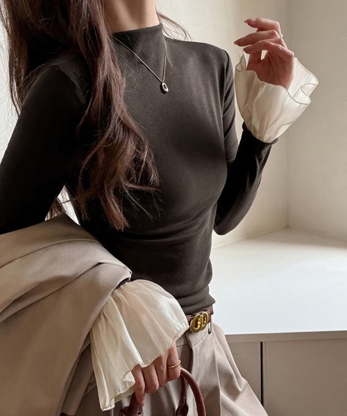 ReRe(リリ)の「袖プリーツ切り替えカットソー(Tシャツ/カットソー・レディース・ブラック/ダークグレー/ホワイト/ライトグレー/ダークブラウン・MEDIUM/LARGE/X-LARGE)」の6枚目の写真