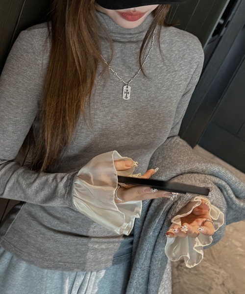 ReRe(リリ)の「袖プリーツ切り替えカットソー(Tシャツ/カットソー・レディース・ブラック/ダークグレー/ホワイト/ライトグレー/ダークブラウン・MEDIUM/LARGE/X-LARGE)」の15枚目の写真