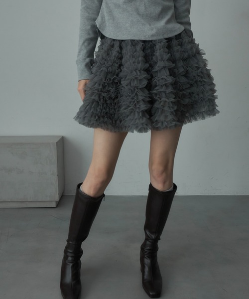 Nadana(ナダナ)の「チュールボリュームミニスカート(スカート・レディース・グレー/アイボリー・FREE)」の2枚目の写真