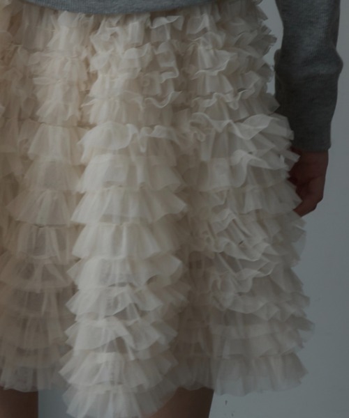 Nadana(ナダナ)の「チュールボリュームミニスカート(スカート・レディース・グレー/アイボリー・FREE)」の13枚目の写真
