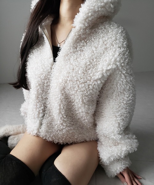 me+em select(ミームセレクト)の「【 2color 】テディボアジップアップフーディクロップドコート / teddy boa zipup hoodie cropped cat(その他アウター・レディース・ブラック/アイボリー・FREE)」の15枚目の写真