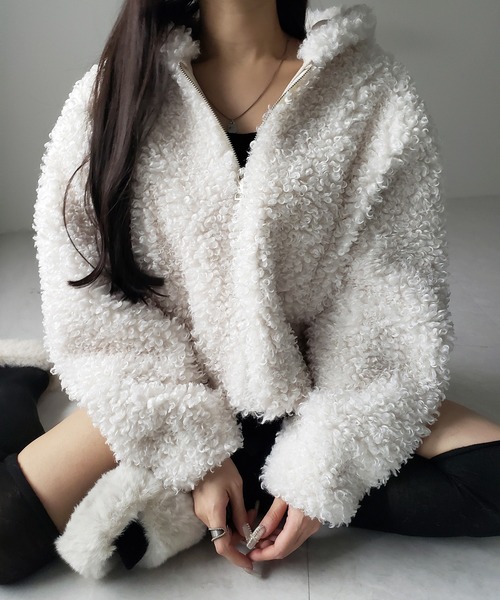me+em select(ミームセレクト)の「【 2color 】テディボアジップアップフーディクロップドコート / teddy boa zipup hoodie cropped cat(その他アウター・レディース・ブラック/アイボリー・FREE)」の16枚目の写真