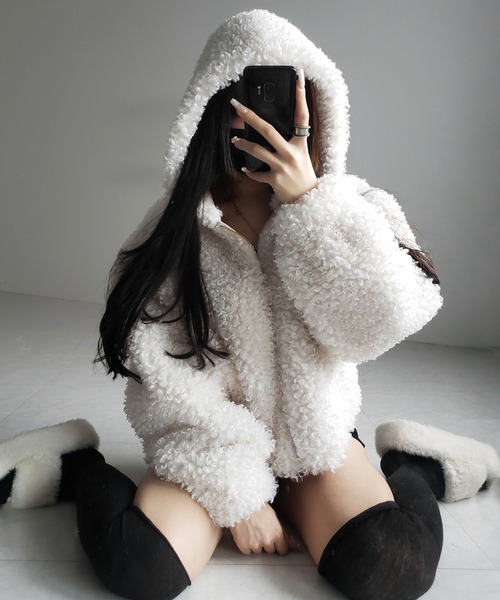 me+em select(ミームセレクト)の「【 2color 】テディボアジップアップフーディクロップドコート / teddy boa zipup hoodie cropped cat(その他アウター・レディース・ブラック/アイボリー・FREE)」の19枚目の写真