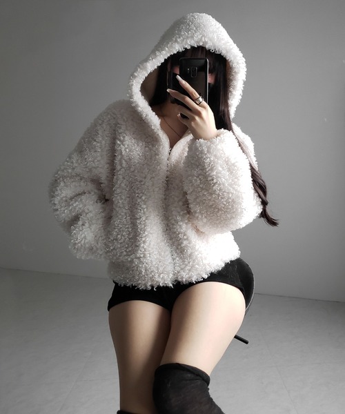 me+em select(ミームセレクト)の「【 2color 】テディボアジップアップフーディクロップドコート / teddy boa zipup hoodie cropped cat(その他アウター・レディース・ブラック/アイボリー・FREE)」の20枚目の写真