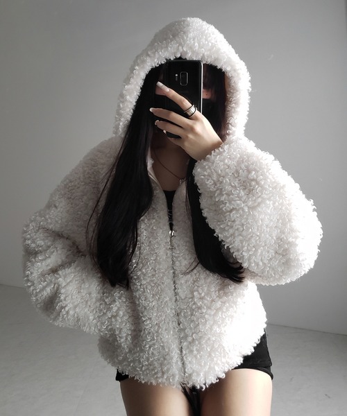 me+em select(ミームセレクト)の「【 2color 】テディボアジップアップフーディクロップドコート / teddy boa zipup hoodie cropped cat(その他アウター・レディース・ブラック/アイボリー・FREE)」の21枚目の写真