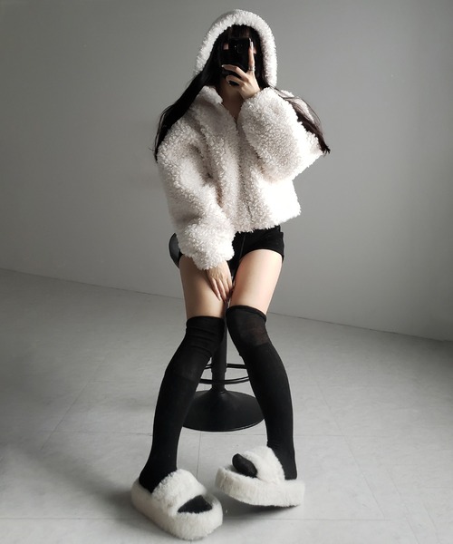 me+em select(ミームセレクト)の「【 2color 】テディボアジップアップフーディクロップドコート / teddy boa zipup hoodie cropped cat(その他アウター・レディース・ブラック/アイボリー・FREE)」の22枚目の写真
