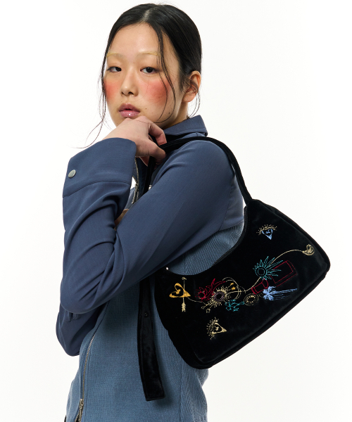 KIMZISU(キムジス)の「Multicolour Embroidery Velvet Mini Bag _ BLACK(ショルダーバッグ・レディース・ブラック・OS)」の22枚目の写真