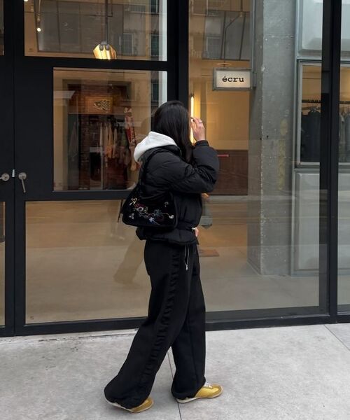 KIMZISU(キムジス)の「Multicolour Embroidery Velvet Mini Bag _ BLACK(ショルダーバッグ・レディース・ブラック・OS)」の17枚目の写真