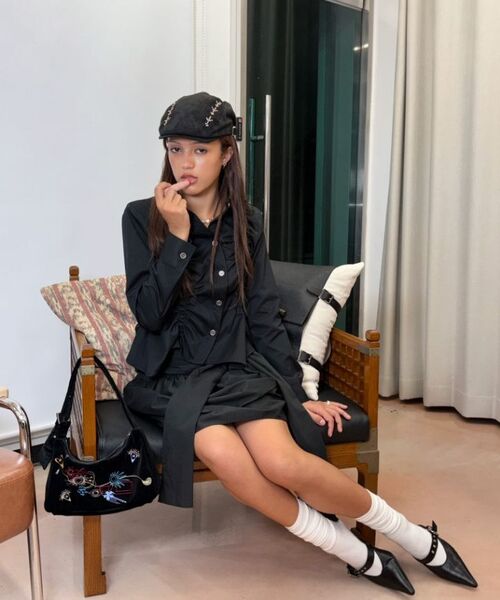 KIMZISU(キムジス)の「Multicolour Embroidery Velvet Mini Bag _ BLACK(ショルダーバッグ・レディース・ブラック・OS)」の8枚目の写真