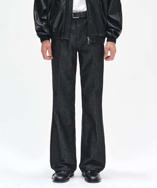DECET(デケト)の「Dawn Semi Flared Jeans DCPT044CPBlack2(デニムパンツ・レディース・その他・26/28/30/32/34)」の3枚目の写真
