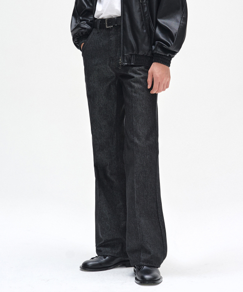 DECET(デケト)の「Dawn Semi Flared Jeans DCPT044CPBlack2(デニムパンツ・レディース・その他・26/28/30/32/34)」の4枚目の写真