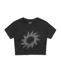 S'EST（エスイーエスティー）の「Solaris Crop T-shirts Black（Tシャツ/カットソー）」