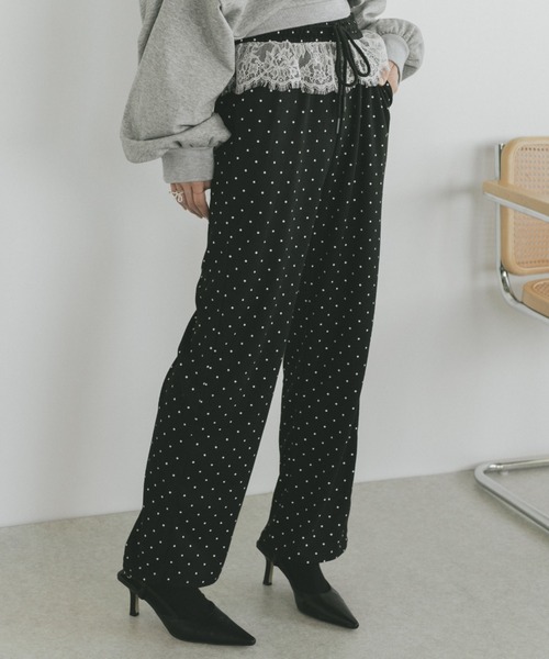 VANNIE U（ヴァニーユー）の「レースレイヤードドットイージーパンツ（その他パンツ・レディース・ブラック/グレー・FREE）」の4枚目の写真