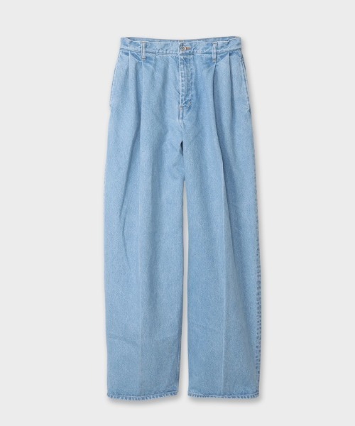 CINOH(チノ)の「DENIM TWO TUCK PANTS(デニムパンツ・メンズ・ライトブルー・30/31/28)」の5枚目の写真