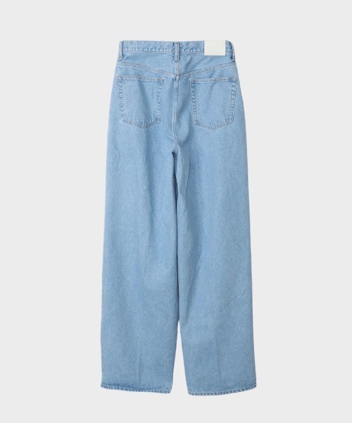 CINOH(チノ)の「DENIM TWO TUCK PANTS(デニムパンツ・メンズ・ライトブルー・30/31/28)」の6枚目の写真