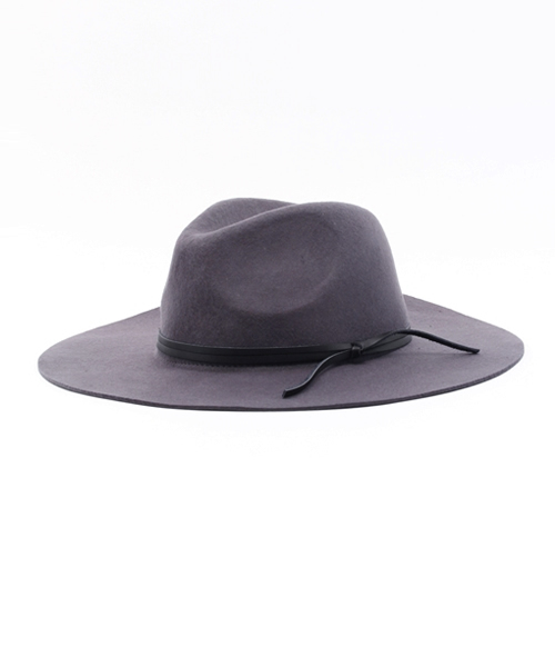 MOUSSY（マウジー）の「2WAY LEATHER BELT HAT（キャップ・レディース・ダークカーキ/グレー/キャメル/ブラック・FREE）」の2枚目の写真