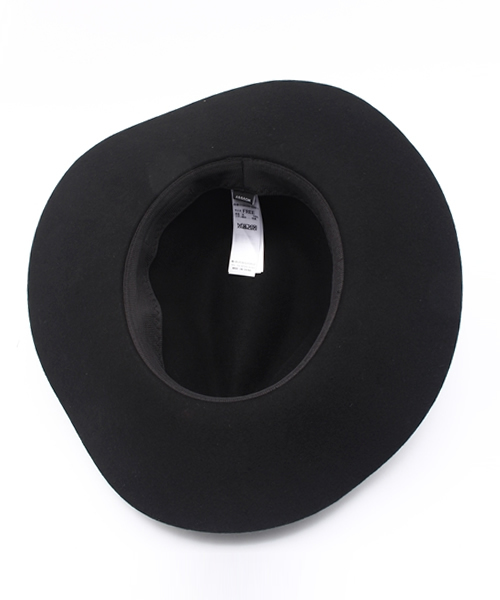 MOUSSY（マウジー）の「2WAY LEATHER BELT HAT（キャップ・レディース・ダークカーキ/グレー/キャメル/ブラック・FREE）」の7枚目の写真