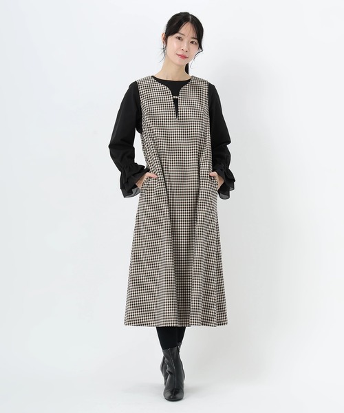 STRAWBERRY-FIELDS（ストロベリーフィールズ）の「ハウスチェックストレッチ（ジャンパースカート・レディース・ブラウン系・2）」の2枚目の写真