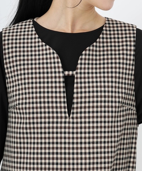 STRAWBERRY-FIELDS（ストロベリーフィールズ）の「ハウスチェックストレッチ（ジャンパースカート・レディース・ブラウン系・2）」の5枚目の写真