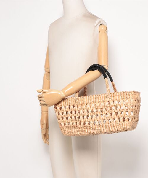 LILA&FLEUR(リラアンドフルール)の「Water Hyacints Bias Basket/ Wide(かごバッグ・レディース・ナチュラル・WIDE M)」の6枚目の写真