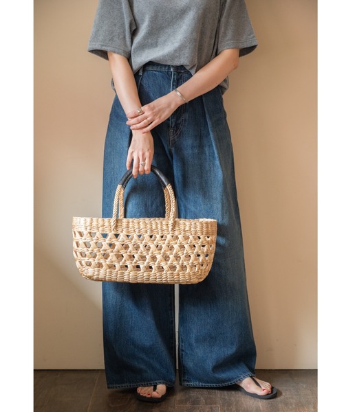 LILA&FLEUR(リラアンドフルール)の「Water Hyacints Bias Basket/ Wide(かごバッグ・レディース・ナチュラル・WIDE M)」の2枚目の写真