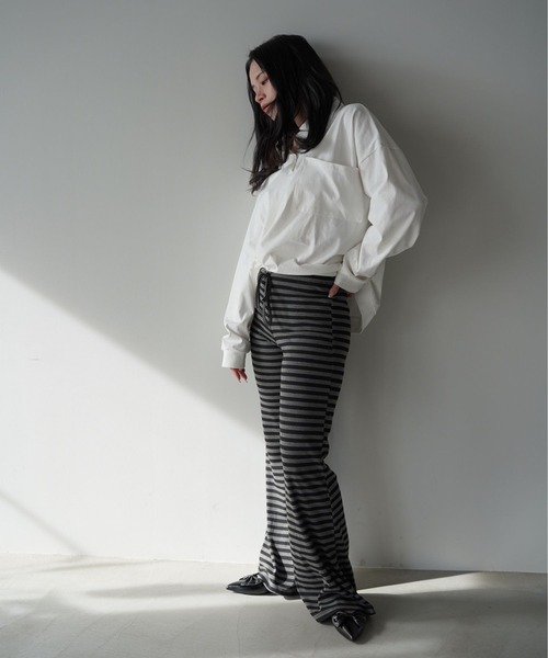 SANSeLF（サンセルフ）の「【SANSeLF】ボーダー柄フレアパンツ saw25a083（その他パンツ・レディース・グレー・FREE）」の3枚目の写真