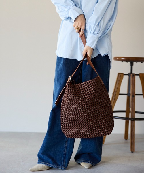 &MARKS(アンドマークス)の「N26【メッシュ×本革】ショルダーバッグ(ショルダーバッグ・レディース・ブラック/グレー/シャンパン/ブラウン・FREE)」の3枚目の写真