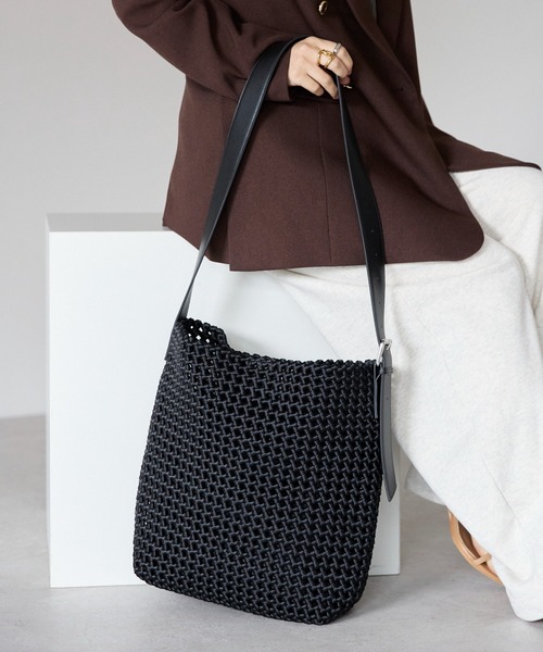 &MARKS(アンドマークス)の「N26【メッシュ×本革】ショルダーバッグ(ショルダーバッグ・レディース・ブラック/グレー/シャンパン/ブラウン・FREE)」の5枚目の写真
