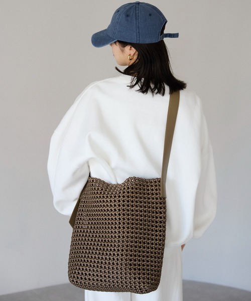 &MARKS(アンドマークス)の「N26【メッシュ×本革】ショルダーバッグ(ショルダーバッグ・レディース・ブラック/グレー/シャンパン/ブラウン・FREE)」の11枚目の写真