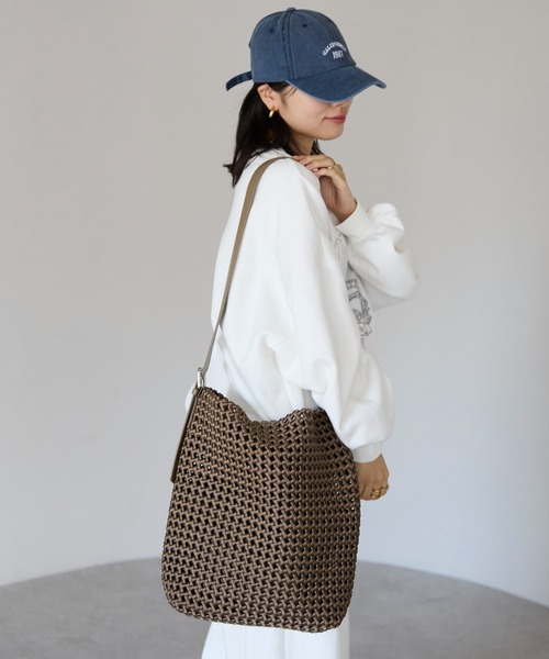 &MARKS(アンドマークス)の「N26【メッシュ×本革】ショルダーバッグ(ショルダーバッグ・レディース・ブラック/グレー/シャンパン/ブラウン・FREE)」の12枚目の写真