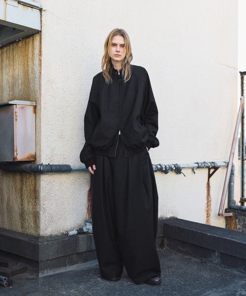 ROCHEM(ローシェン)の「【セットアップ対応】パイピングデザインディープタックトラックパンツ(その他パンツ・メンズ・グレー/ブラック・S/M/L/XS)」の11枚目の写真