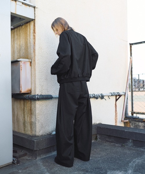ROCHEM(ローシェン)の「【セットアップ対応】パイピングデザインディープタックトラックパンツ(その他パンツ・メンズ・グレー/ブラック・S/M/L/XS)」の13枚目の写真
