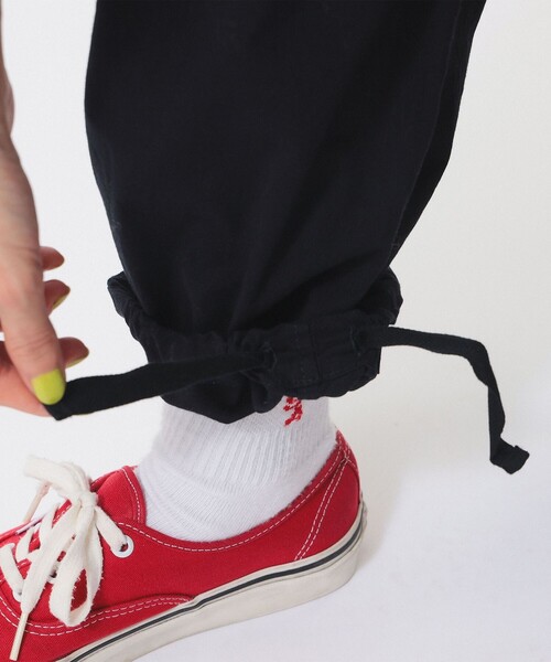 BEAMS BOY(ビームスボーイ)の「ユーケー ボイラースーツ(つなぎ/オールインワン・レディース・ベージュ/ネイビー・1/2)」の12枚目の写真