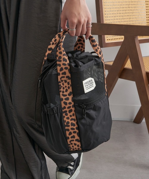 FREDRIK PACKERS(フレドリックパッカーズ)の「【FREDRIK PACKERS】≪別注≫COLUMN TOTE ショルダーバッグ/手提げトート/巾着(ショルダーバッグ・レディース・レオパード/ブラック系1/ブラック系2・FREE)」の5枚目の写真