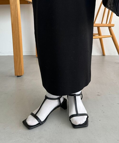 DISCOAT(ディスコート)の「Tストラップサンダル(サンダル・レディース・ブラック/ブラウン・MEDIUM/LARGE)」の17枚目の写真