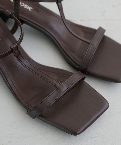 DISCOAT(ディスコート)の「Tストラップサンダル(サンダル・レディース・ブラック/ブラウン・MEDIUM/LARGE)」の3枚目の写真