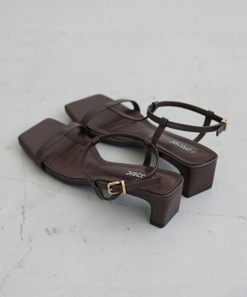 DISCOAT(ディスコート)の「Tストラップサンダル(サンダル・レディース・ブラック/ブラウン・MEDIUM/LARGE)」の5枚目の写真