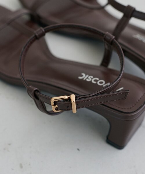 DISCOAT(ディスコート)の「Tストラップサンダル(サンダル・レディース・ブラック/ブラウン・MEDIUM/LARGE)」の6枚目の写真